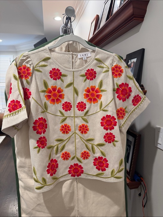 THML Tops - THML Cream Short-Sleeve Top with Pink & Orange Floral Embroidery